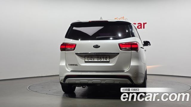 Kia Carnival из Кореи Encar