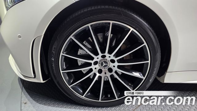 Mercedes-Benz CLS-Class CLS400d 4MATIC AMG Line — пробег 82 774 км — фото 5 из 5
