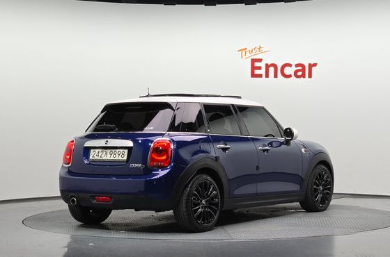 Mini Cooper 5Door Mid 3rd — пробег 115 912 км — фото 2 из 5