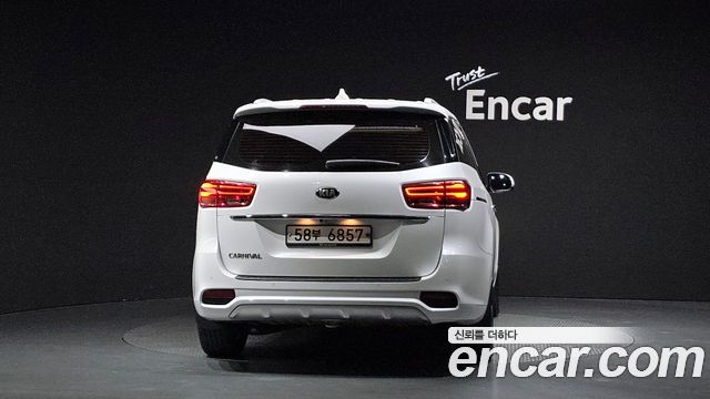 Kia Carnival из Кореи Encar