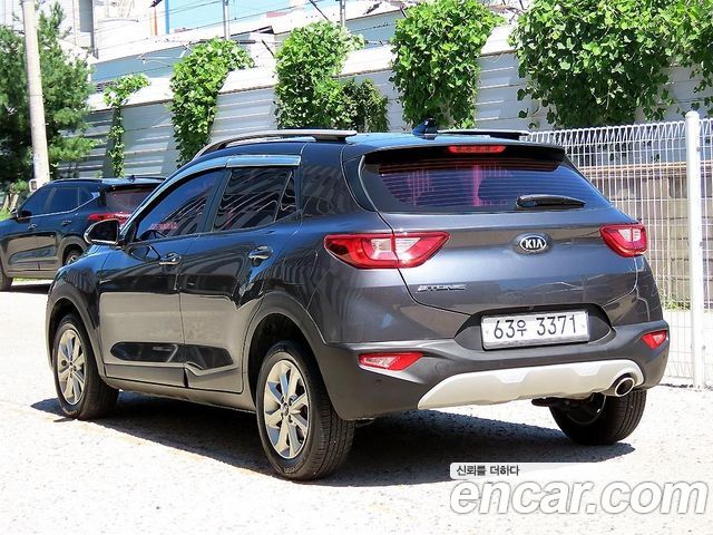 Kia Stonic 1.4 Deluxe — пробег 53 788 км — фото 3 из 5