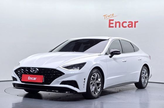 Hyundai Sonata 2.0 Premium Plus — пробег 27 933 км — фото 1 из 5