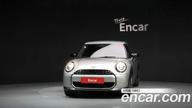 Mini Cooper 5Door Essential — пробег 9 887 км — фото 3 из 5