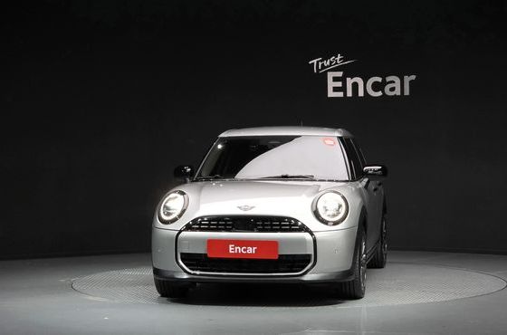 Mini Cooper 5Door Essential — пробег 9 887 км — фото 3 из 5