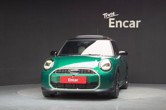 Mini Cooper Favoured — пробег 10 027 км — фото 3 из 5
