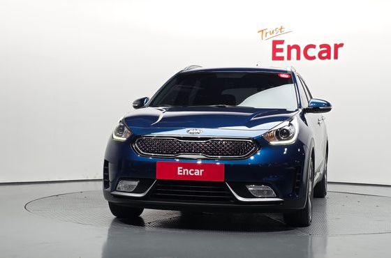 Kia Niro Prestige — пробег 157 478 км — фото 3 из 5