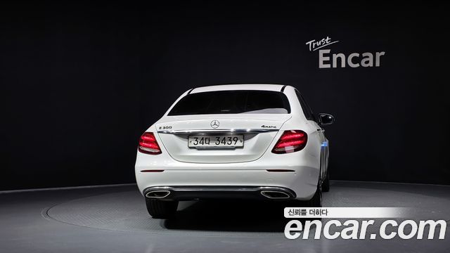 Mercedes-Benz E-Class E300 4MATIC Avnatgarde — пробег 184 815 км — фото 4 из 5