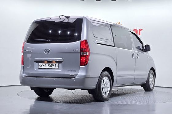 Hyundai Starex 5-Seater VAN CVX Luxury — пробег 180 042 км — фото 2 из 5