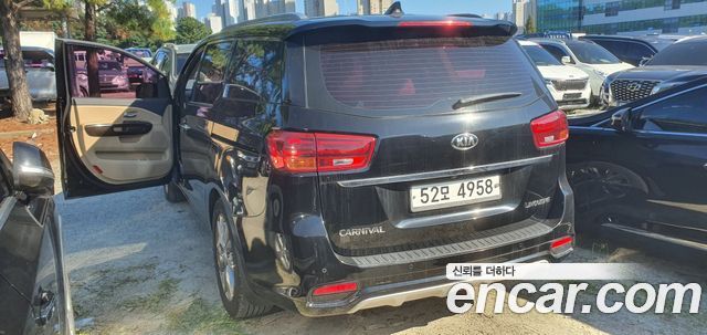 Kia Carnival из Кореи Encar