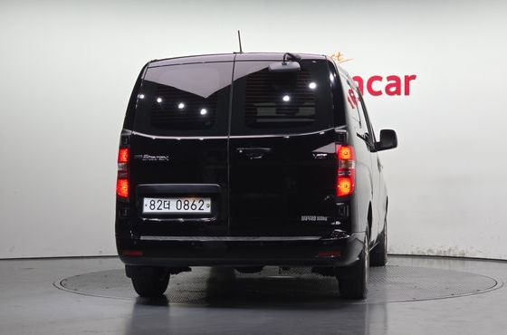 Hyundai Starex Van 3-Seater Smart — пробег 187 986 км — фото 4 из 5