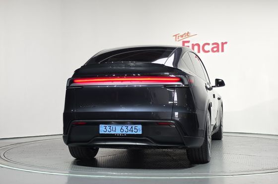 Tesla Model Y L Long Range AWD — пробег 11 494 км — фото 4 из 5