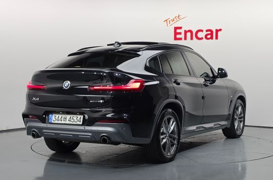 BMW X4 xDrive20i M Sport X — пробег 76 446 км — фото 2 из 5