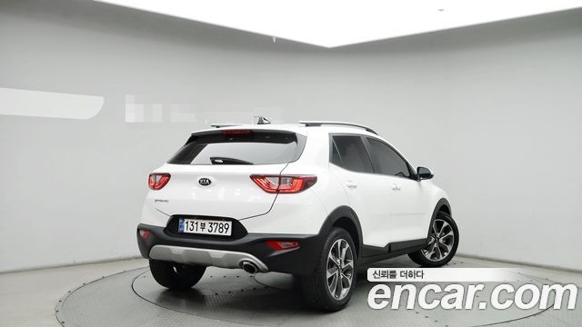 Kia Stonic из Кореи Encar