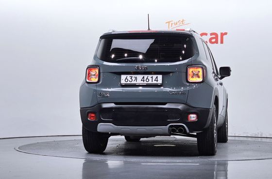 Jeep Renegade 2.0 Diesel Limited AWD — пробег 108 048 км — фото 4 из 5
