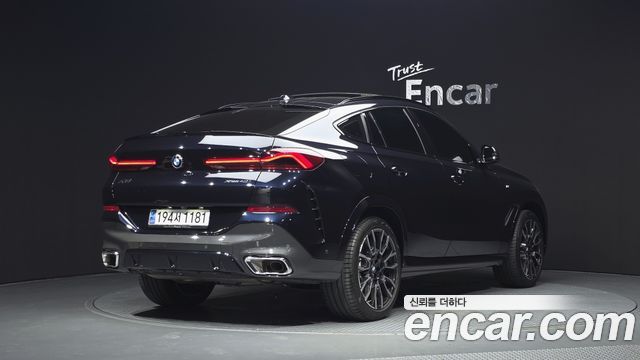 BMW X6 xDrive40i M Sport — пробег 22 249 км — фото 2 из 5