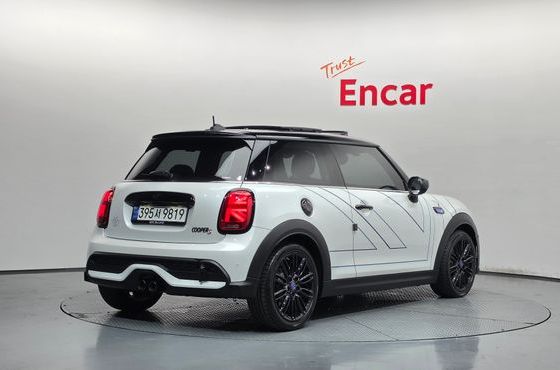 Mini Cooper Mayfield Edition 3rd — пробег 21 534 км — фото 2 из 5