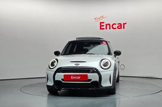 Mini Cooper Mayfield Edition 3rd — пробег 21 534 км — фото 3 из 5