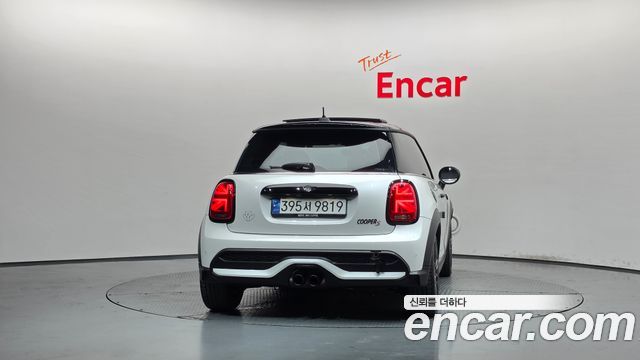 Mini Cooper Mayfield Edition 3rd — пробег 21 534 км — фото 4 из 5