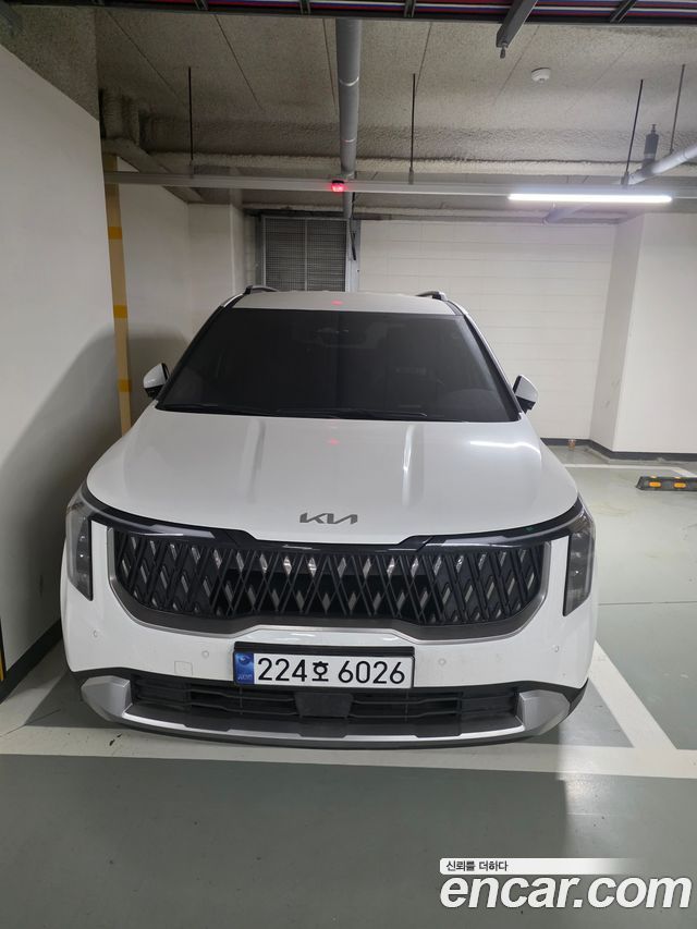Kia Carnival Gasoline 9-Seater Prestige — пробег 7 100 км — фото 1 из 5