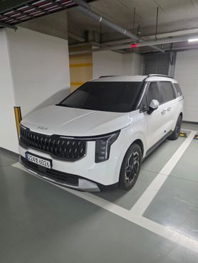 Kia Carnival Gasoline 9-Seater Prestige — пробег 7 100 км — фото 2 из 5
