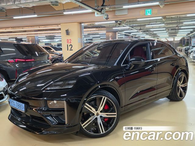Porsche Macan Turbo — пробег 326 км — фото 1 из 5