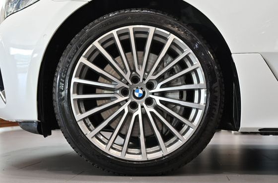 BMW Gran Turismo 640i xDrive Luxury — пробег 61 132 км — фото 5 из 5
