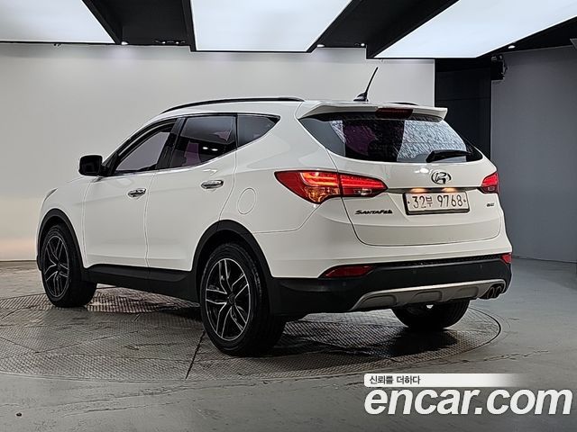 Hyundai Santafe Diesel(e-VGT) 2.0 2WD Premium — пробег 184 000 км — фото 3 из 5