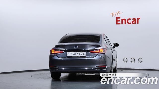 Lexus ES Luxury Plus — пробег 121 865 км — фото 4 из 5