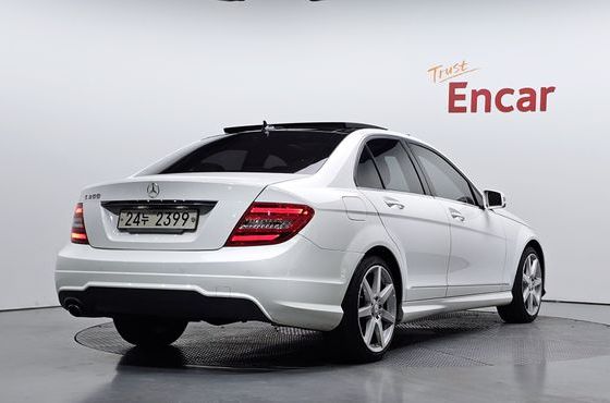 Mercedes-Benz C-Class C200 CGI Avantgarde Style Package — пробег 135 885 км — фото 2 из 5