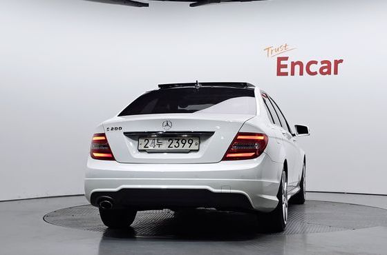 Mercedes-Benz C-Class C200 CGI Avantgarde Style Package — пробег 135 885 км — фото 4 из 5