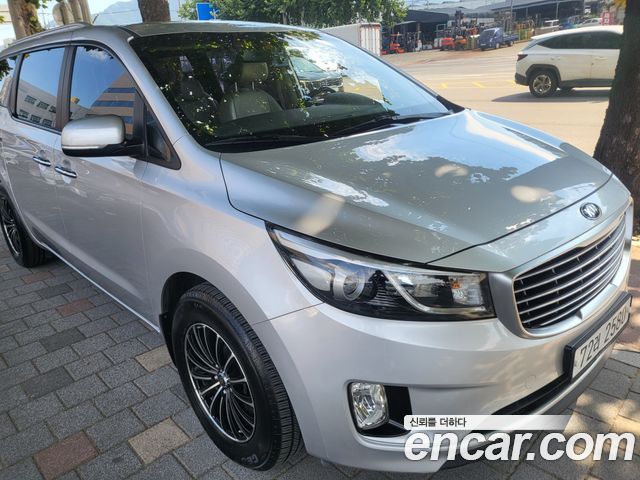 Kia Carnival 11-seater Luxury — пробег 100 014 км — фото 1 из 5