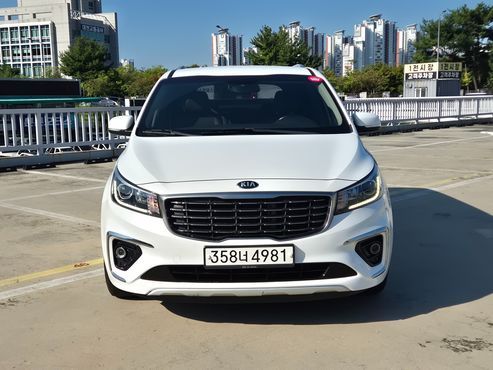 Kia Carnival 9-Seater Luxury — пробег 155 098 км — фото 2 из 5