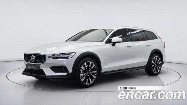 Volvo V60 B5 Ultra AWD — пробег 10 773 км — фото 1 из 5
