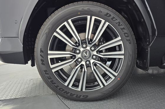 Lexus LX 700h Luxury — пробег 6 км — фото 5 из 5