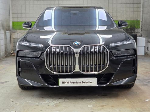 BMW 7-Series 740i xDrive M Sport — пробег 4 935 км — фото 3 из 5