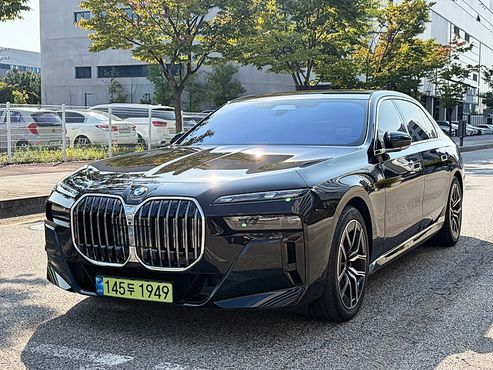 BMW 7-Series 740i xDrive M Sport — пробег 4 991 км — фото 1 из 5