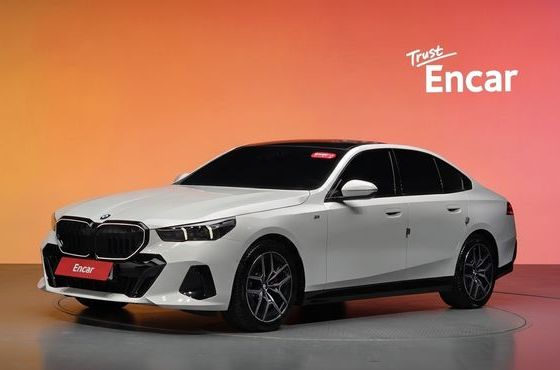 BMW 5-Series 520i Special Edition — пробег 13 819 км — фото 1 из 5