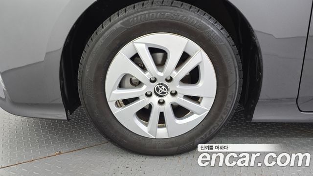 Toyota Prius 1.8 E — пробег 92 910 км — фото 5 из 5