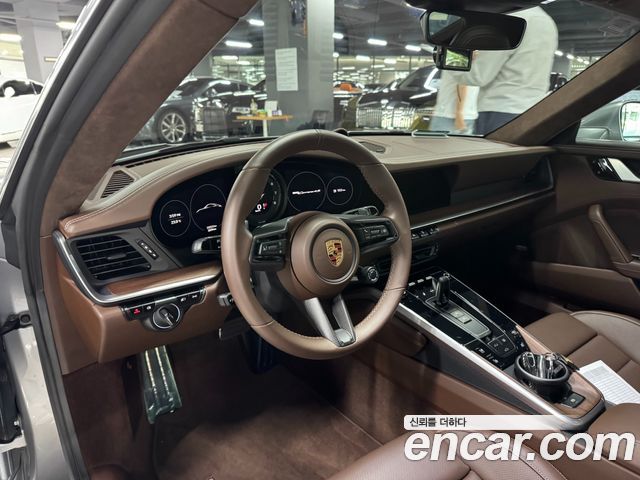 Porsche 911 Carrera 4S — пробег 2 300 км — фото 5 из 5