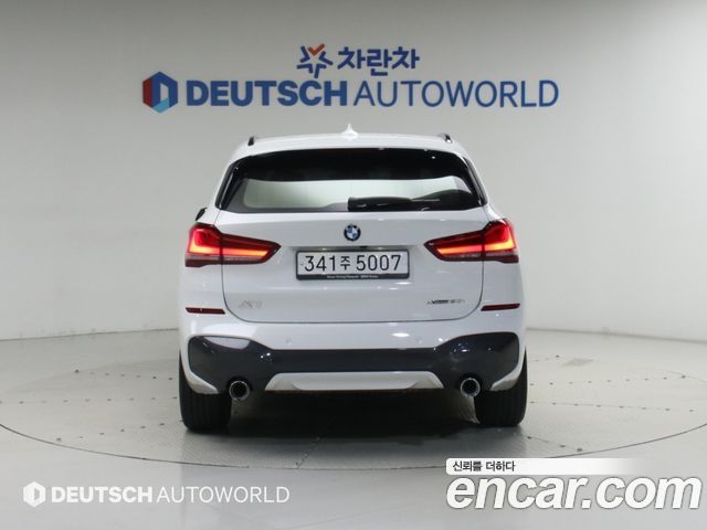 BMW X1 xDrive 20i M Sport — пробег 102 383 км — фото 4 из 5