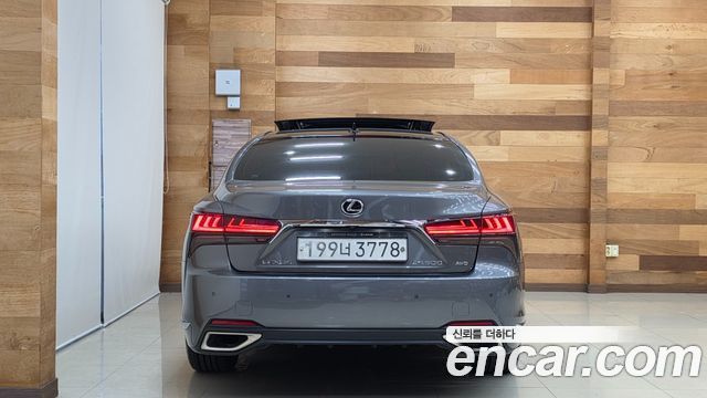 Lexus LS 3.5 Luxury AWD — пробег 145 310 км — фото 4 из 5