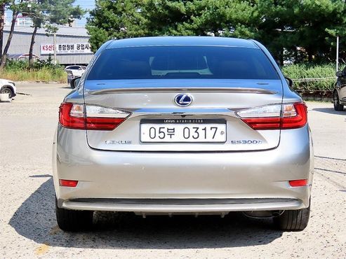 Lexus ES Supreme XV60 — пробег 127 622 км — фото 4 из 5