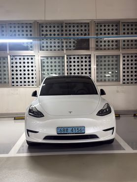 Tesla Model Y RWD — пробег 59 927 км — фото 1 из 5