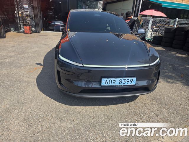 Tesla Model Y RWD — пробег 200 км — фото 4 из 5