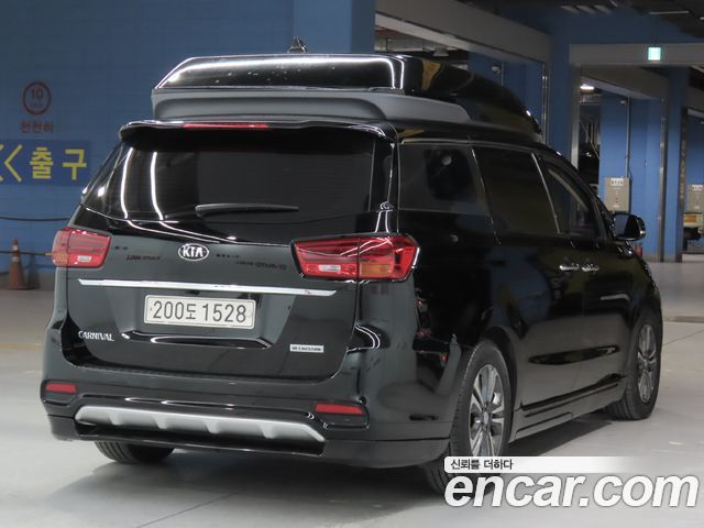 Kia Carnival из Кореи Encar