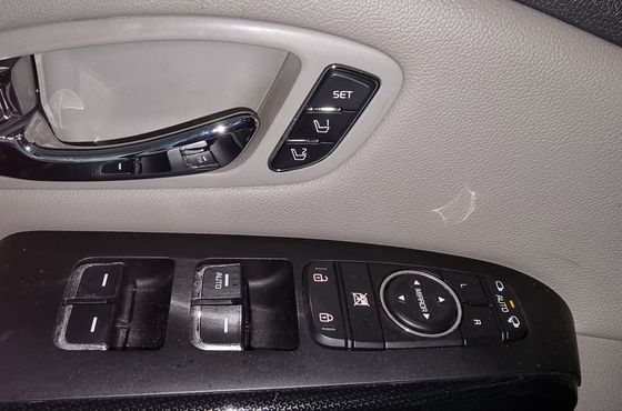 Kia Carnival 9-seater Noblesse — пробег 205 000 км — фото 4 из 5