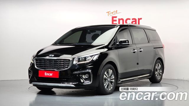 Kia Carnival 9-Seater Luxury — пробег 107 378 км — фото 1 из 5