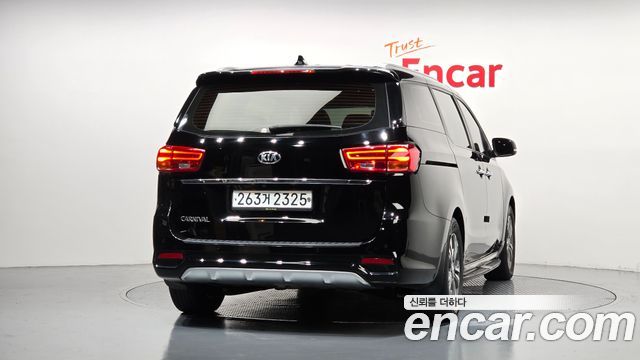 Kia Carnival 9-Seater Luxury — пробег 107 378 км — фото 4 из 5
