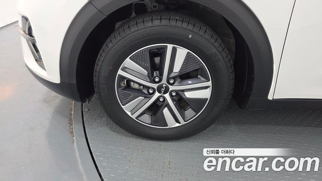 Kia Niro 1.6 HEV Prestige — пробег 80 390 км — фото 5 из 5