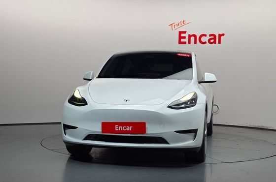 Tesla Model Y RWD — пробег 26 947 км — фото 3 из 5